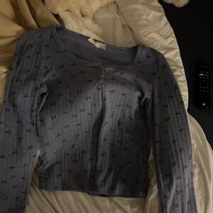 Pink Republic Gray Long Sleeve Top with Bow Pattern